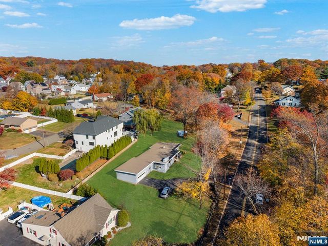 45 Ballentine Drive, North Haledon, NJ 07508