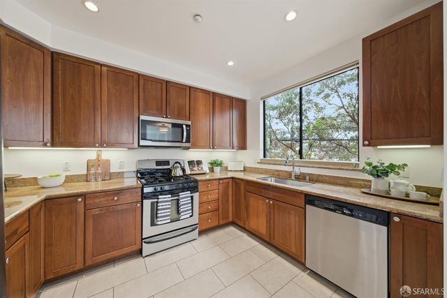 2401 44th Avenue 1, San Francisco, CA 94116