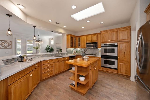 6014 Timberlodge Ln, Roseville, CA 95747