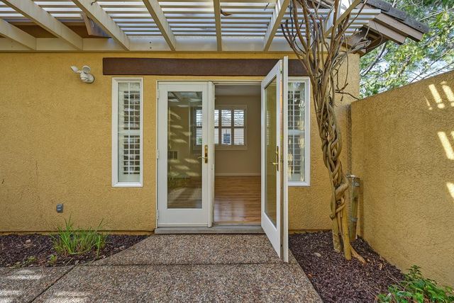 6014 Timberlodge Ln, Roseville, CA 95747