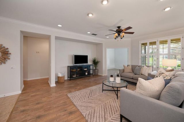 6014 Timberlodge Ln, Roseville, CA 95747