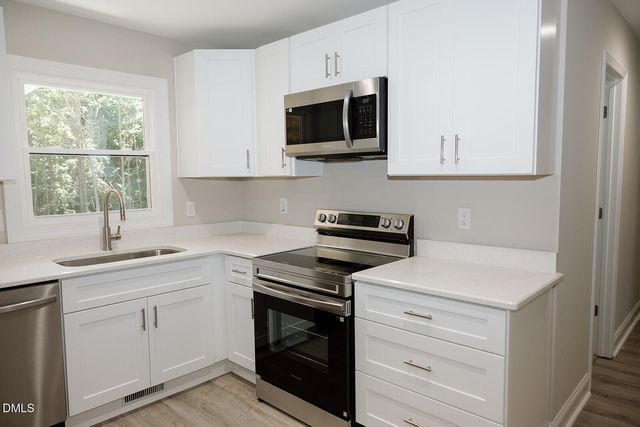 291 Knight Road, Broadway, NC 27505