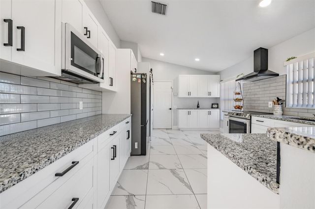 12004 COLONIAL ESTATES LANE, Riverview, FL 33579