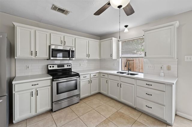 11811 Fossil Rock Lane, Houston, TX 77034