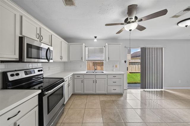11811 Fossil Rock Lane, Houston, TX 77034