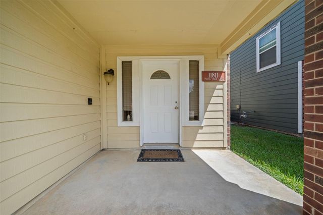 11811 Fossil Rock Lane, Houston, TX 77034