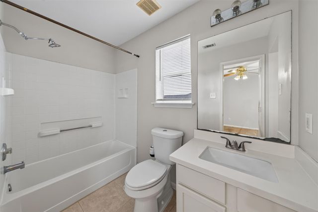 11811 Fossil Rock Lane, Houston, TX 77034