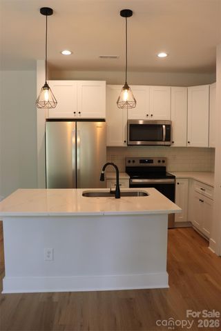 605 E Robinson Street, Dallas, NC 28034