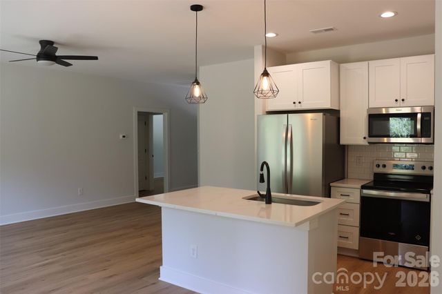 605 E Robinson Street, Dallas, NC 28034