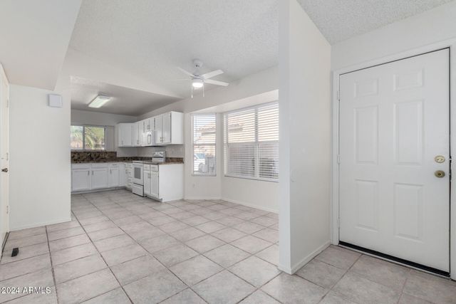 3025 E WOODLAND Drive, Phoenix, AZ 85048