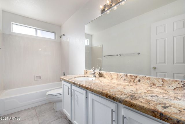 3025 E WOODLAND Drive, Phoenix, AZ 85048