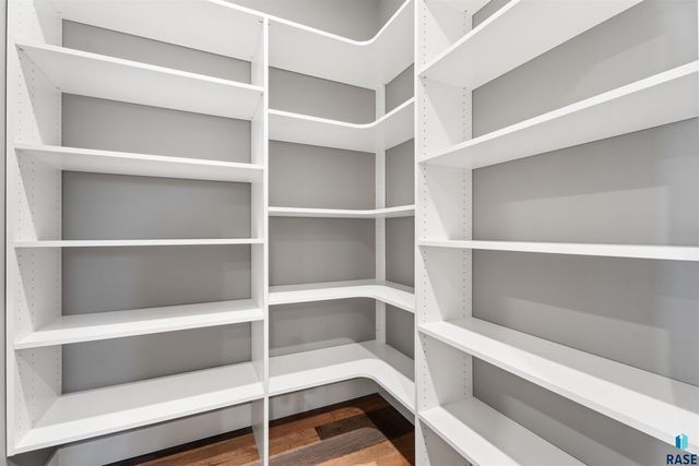 713 E 77th St Street, Sioux Falls, SD 57108