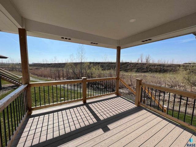 713 E 77th St Street, Sioux Falls, SD 57108