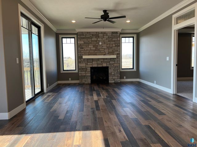 713 E 77th St, Sioux Falls, SD 57108
