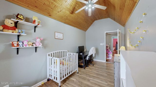 202 White Blossom Dr, Shepherdsville, KY 40165