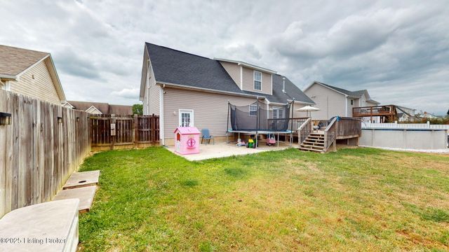 202 White Blossom Dr, Shepherdsville, KY 40165