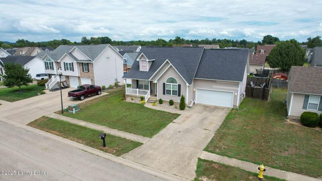 202 White Blossom Dr, Shepherdsville, KY 40165