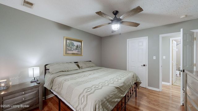 202 White Blossom Dr, Shepherdsville, KY 40165