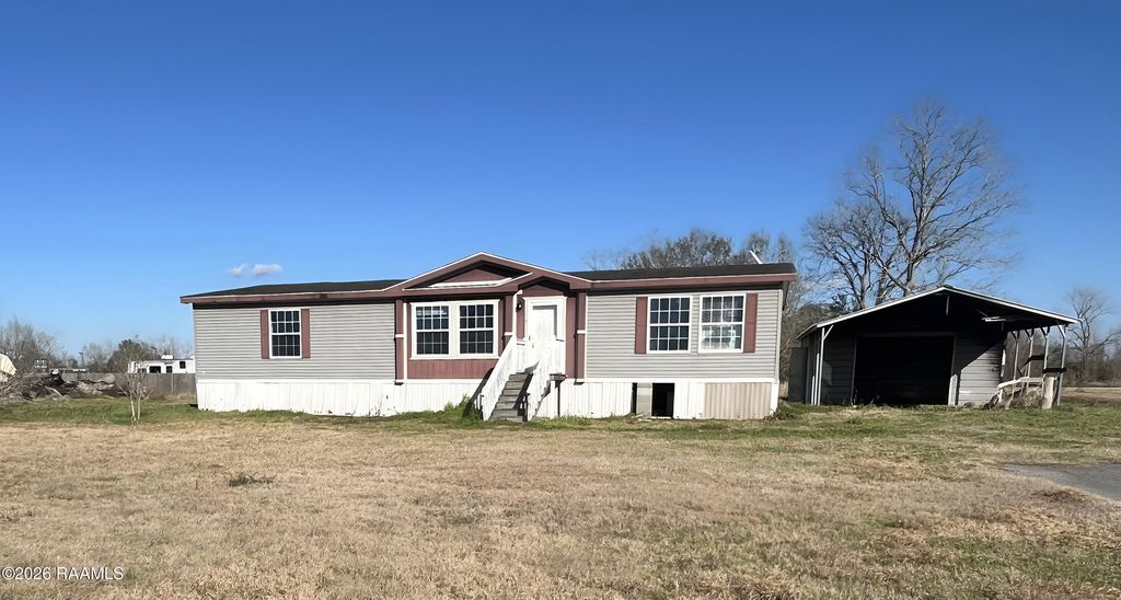 1147 Lena Drive, Arnaudville, LA 70512