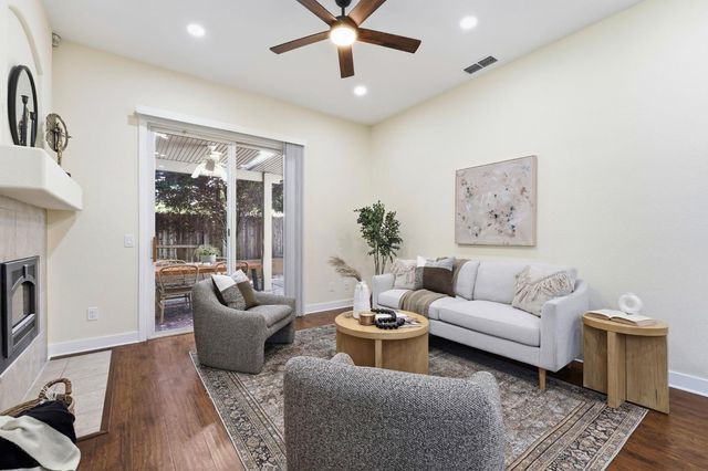 681 Eastbrook Cir, Sacramento, CA 95835