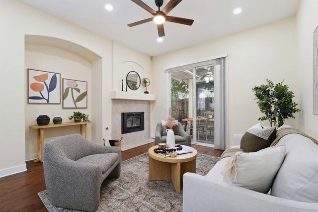 681 Eastbrook Cir, Sacramento, CA 95835