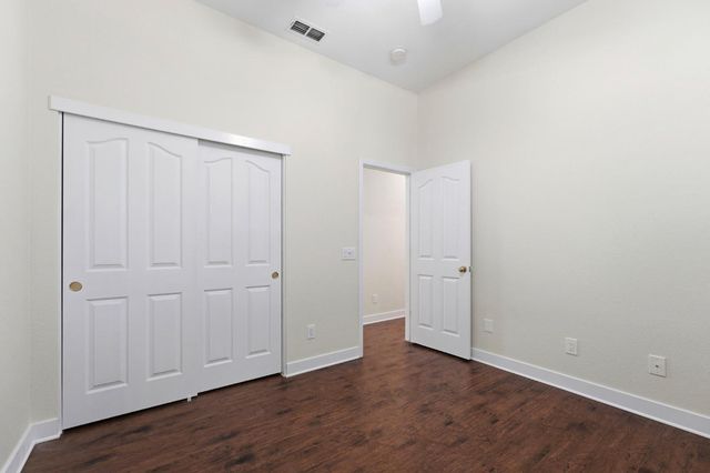 681 Eastbrook Cir, Sacramento, CA 95835
