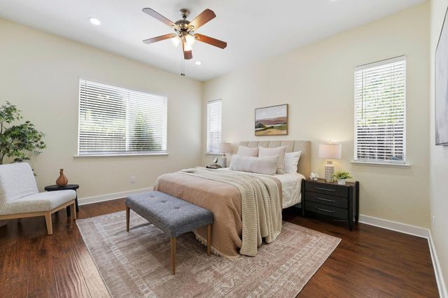 681 Eastbrook Cir, Sacramento, CA 95835