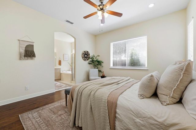 681 Eastbrook Cir, Sacramento, CA 95835