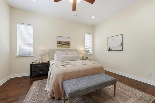681 Eastbrook Cir, Sacramento, CA 95835