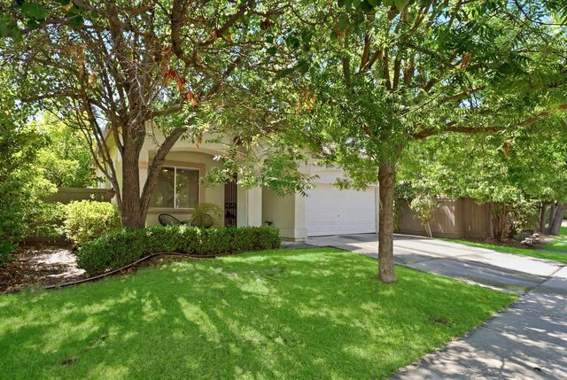 681 Eastbrook Cir, Sacramento, CA 95835