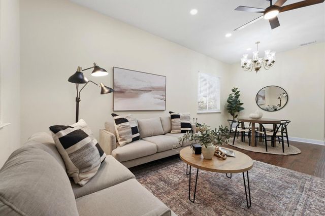 681 Eastbrook Cir, Sacramento, CA 95835