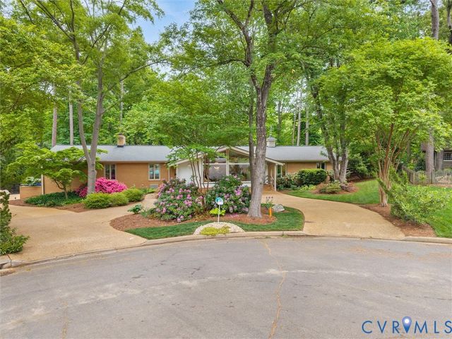 10301 Ashcrest Pl, Henrico, VA 23238