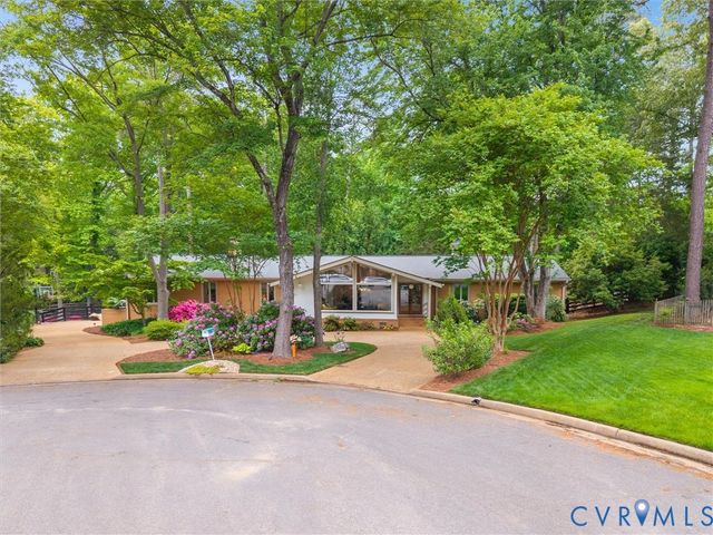 10301 Ashcrest Pl, Henrico, VA 23238
