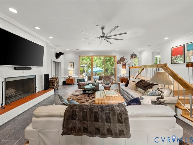 10301 Ashcrest Pl, Henrico, VA 23238