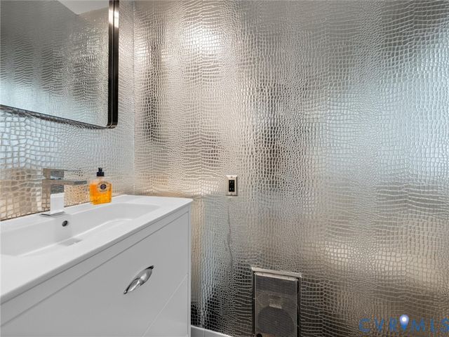 10301 Ashcrest Pl, Henrico, VA 23238
