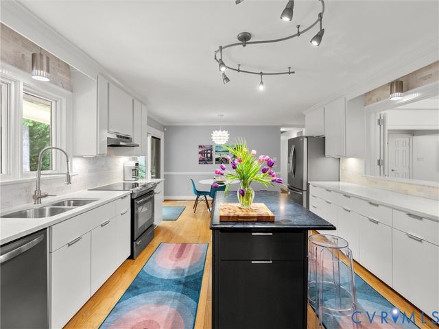 10301 Ashcrest Pl, Henrico, VA 23238