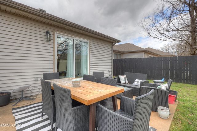 119 W Briarbrook Lane, Carl Junction, MO 64834