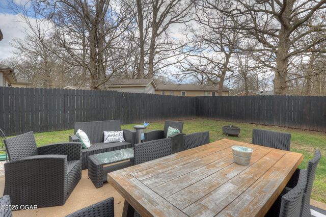 119 W Briarbrook Lane, Carl Junction, MO 64834