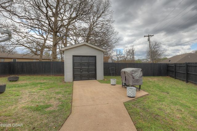 119 W Briarbrook Lane, Carl Junction, MO 64834