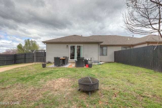 119 W Briarbrook Lane, Carl Junction, MO 64834