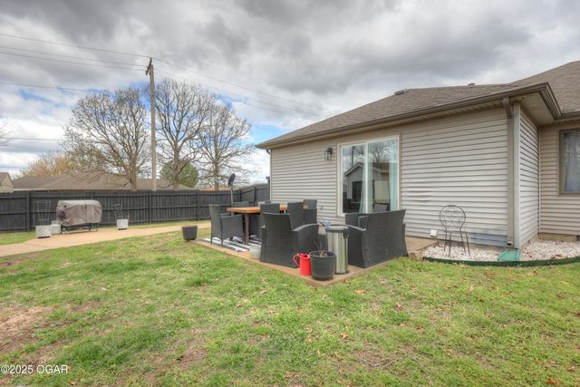 119 W Briarbrook Lane, Carl Junction, MO 64834