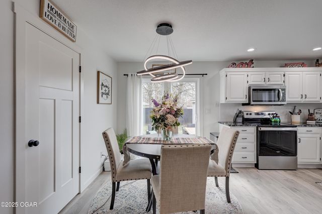 119 W Briarbrook Lane, Carl Junction, MO 64834