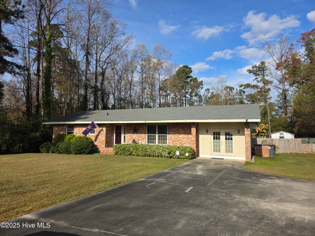 88 Country Club Road, Whiteville, NC 28472
