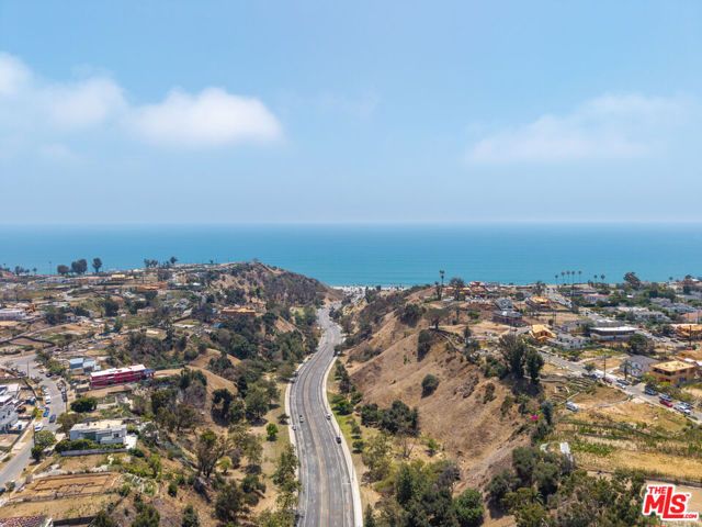 747 Radcliffe Avenue, Pacific Palisades (los Angeles), CA 90272