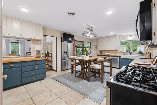 1100 Live Oak Drive, Norman, OK 73072