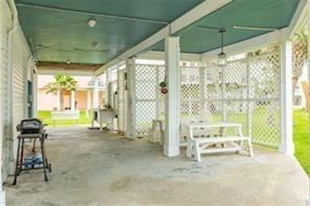 4119 Campeche Court, Galveston, TX 77554