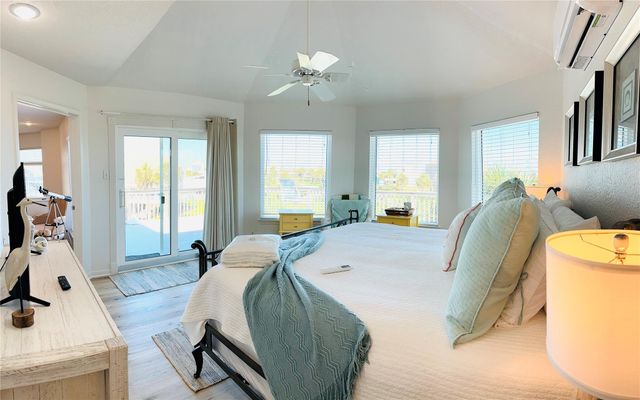 4119 Campeche Court, Galveston, TX 77554