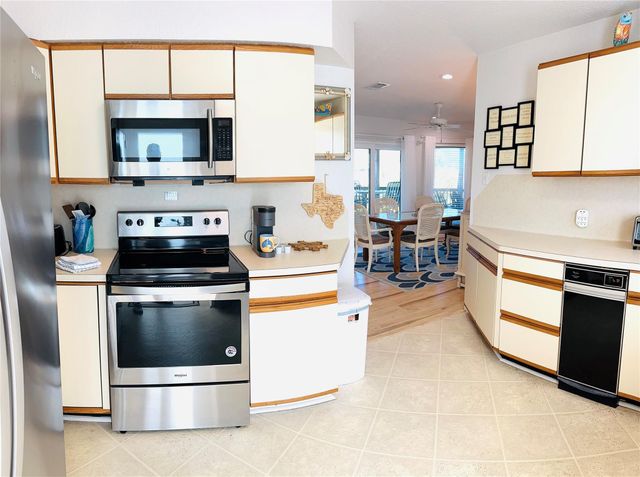 4119 Campeche Court, Galveston, TX 77554