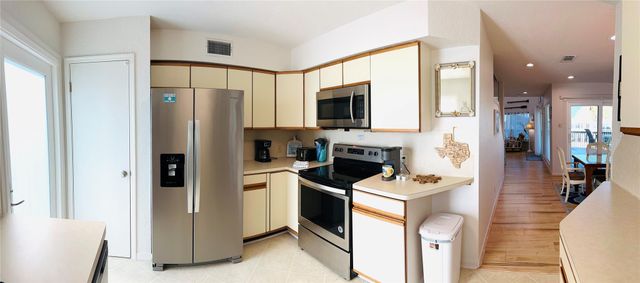 4119 Campeche Court, Galveston, TX 77554