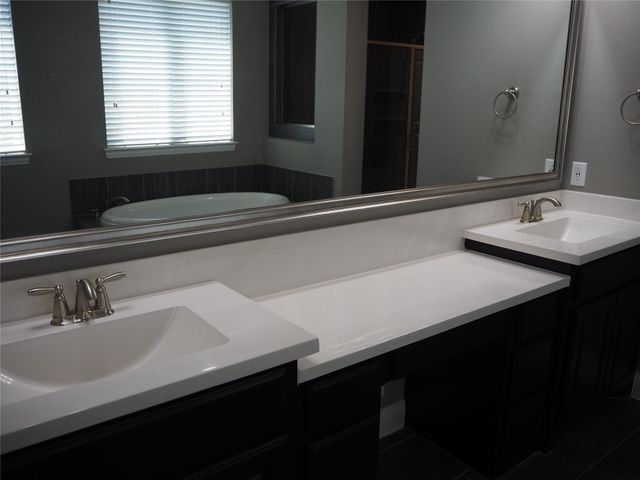 909 Fenceline Drive, Argyle, TX 76226